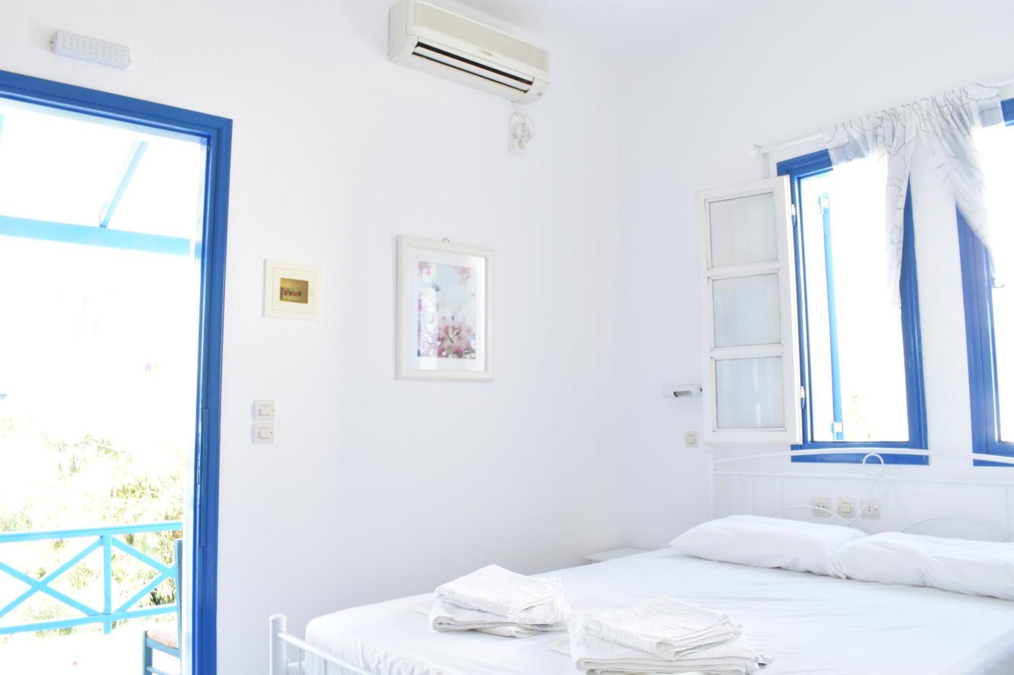 Blue Horizon Ios Hotel Room photo